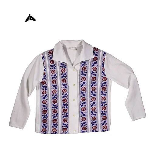 Uzakta Güller Vardı